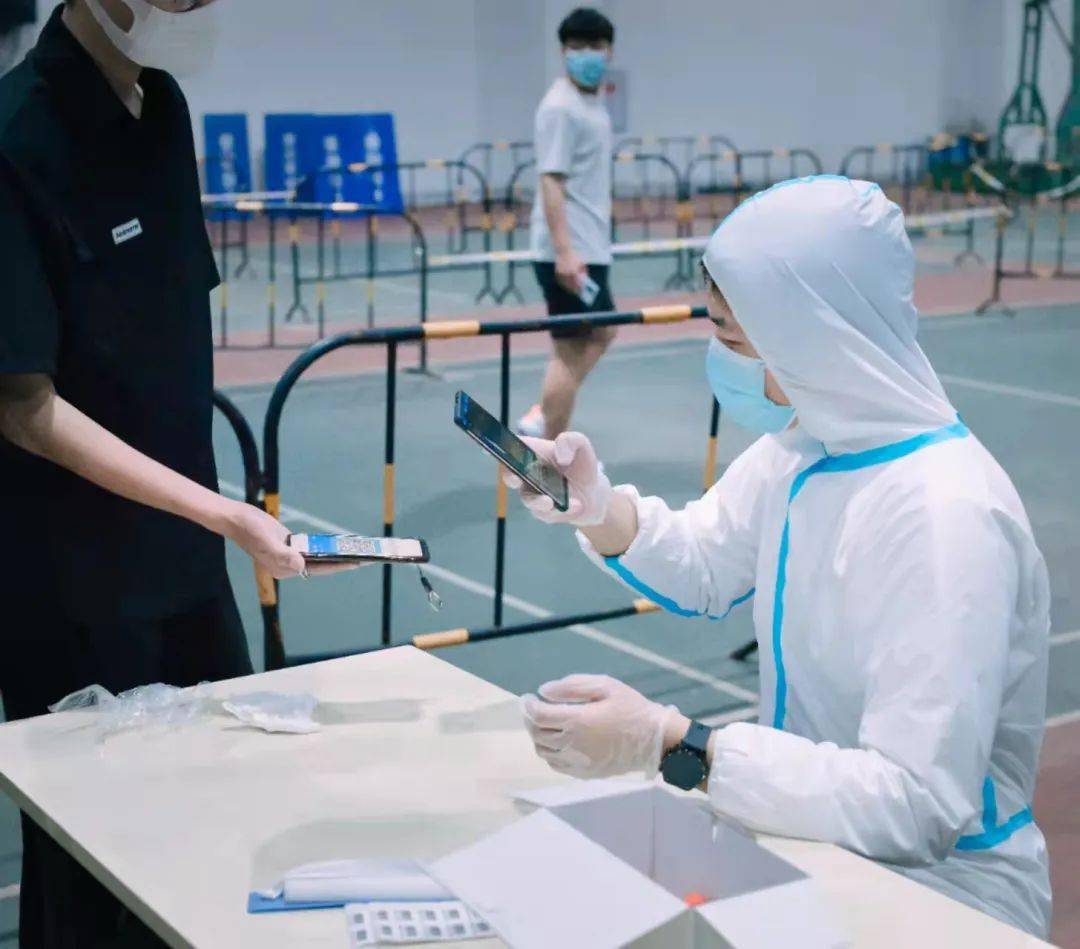 清晨体能课后；拉齐奥复出首秀备战国王杯；赛场秩序良好；医务组通报恢复