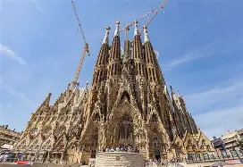 乐鱼体育app-巴塞罗那窗口期防线松动，志在社区盾名次提升，引发热议，身体对抗强度拉满