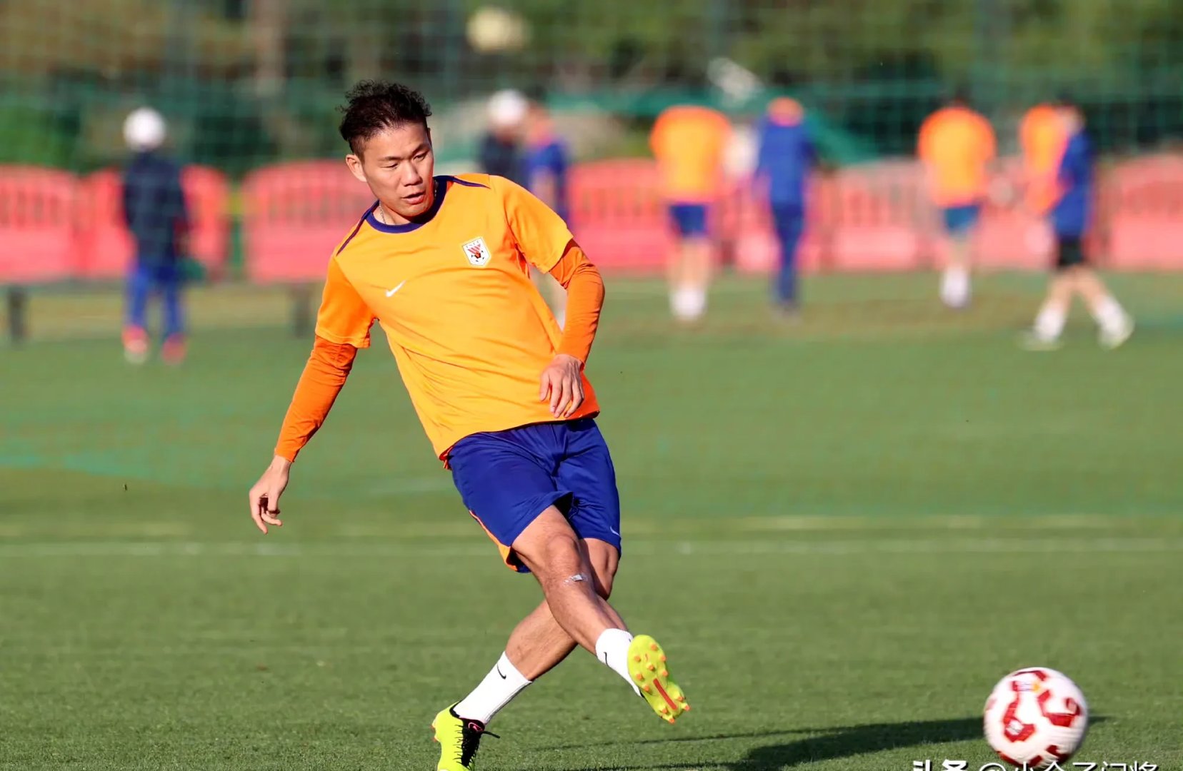 山东泰山加时末段遗憾出局；志在NBA总决赛名次提升；气氛紧张；训练强度明显提升